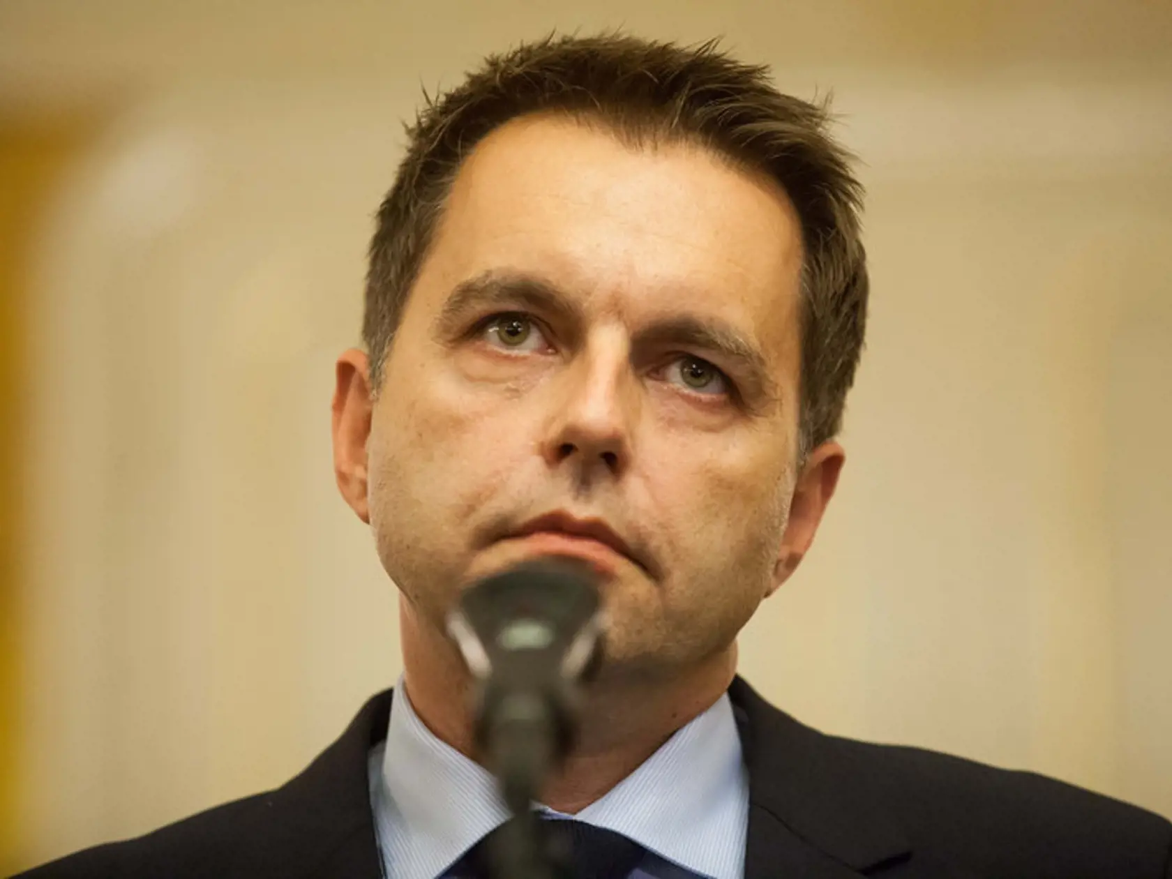 Minister financií Peter Kažimír obhajuje svoj návrh štátneho rozpočtu pre budúci rok.