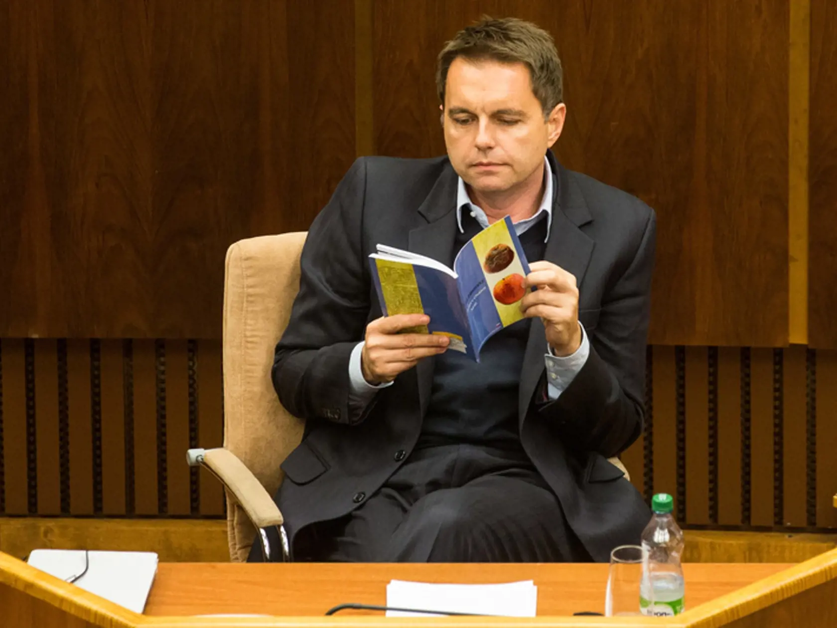 Minister financií Peter Kažimír počas parlamentnej rozpravy k návrhu štátneho rozpočtu.