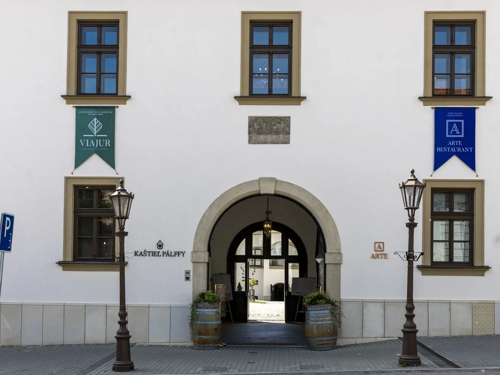 Na snímke je rodinná oslava pri príležitosti 40. výročia svadby Olivera Andrásyho.