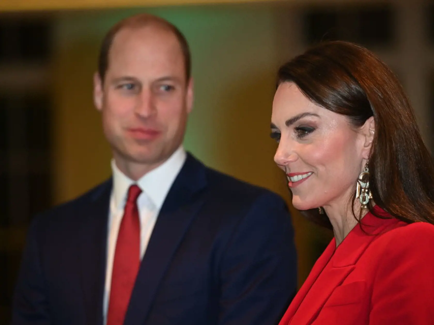Kate to veľmi svedčalo, jej manžel z nej nemohol spustiť oči.