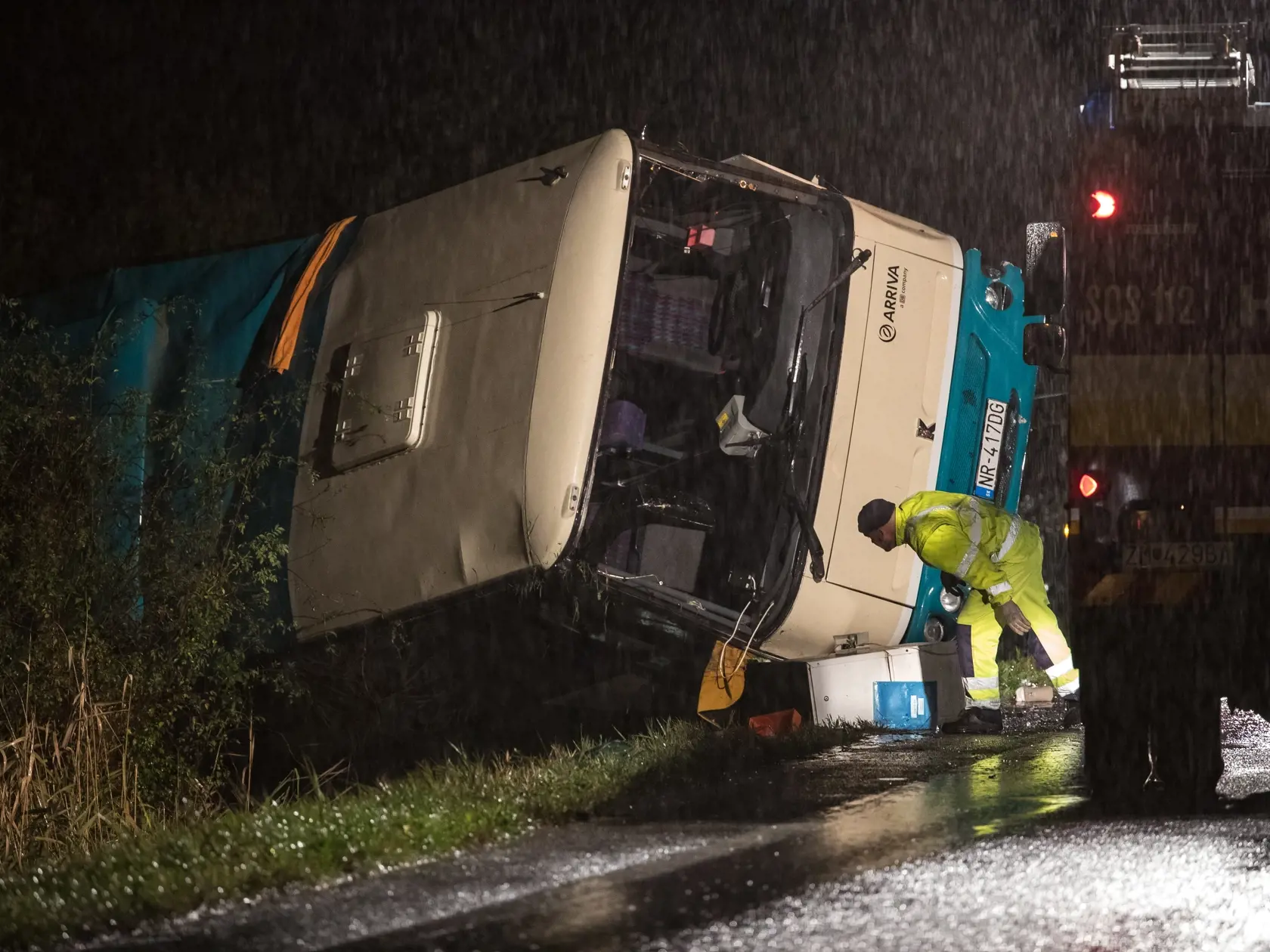Tragická dobravná nehoda, ku ktorej prišlo na ceste medzi Nitrou a Zlatými Moravcami nedaľeko obce Malanta. Na mieste o život prišlo 12 ľudí a ďalších v kritickom stave odviezli do nitrianskej nemocnice.