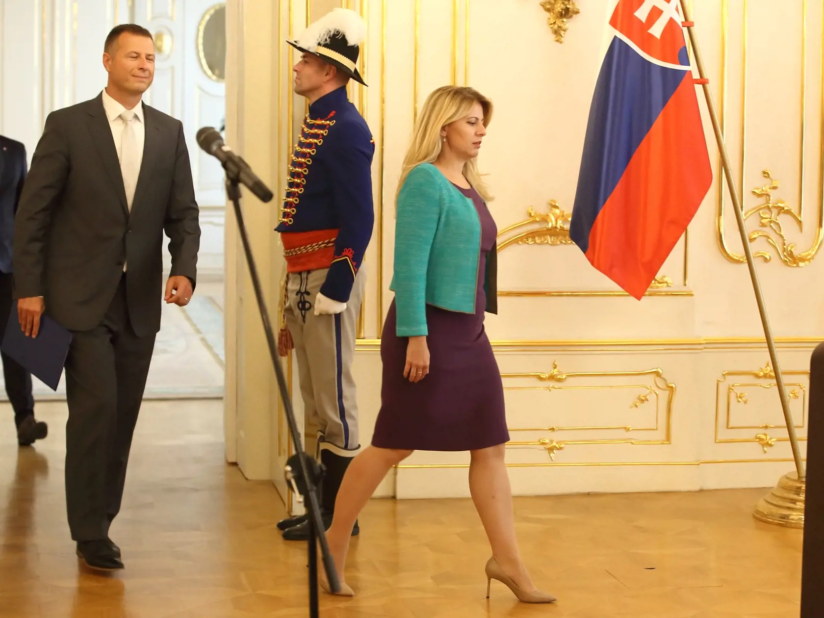 Stretnutie prezidentky SR Zuzany Čaputovej s v tom čase ministrom spravodlivosti Gáborom Gálom v Prezidenskom paláci.