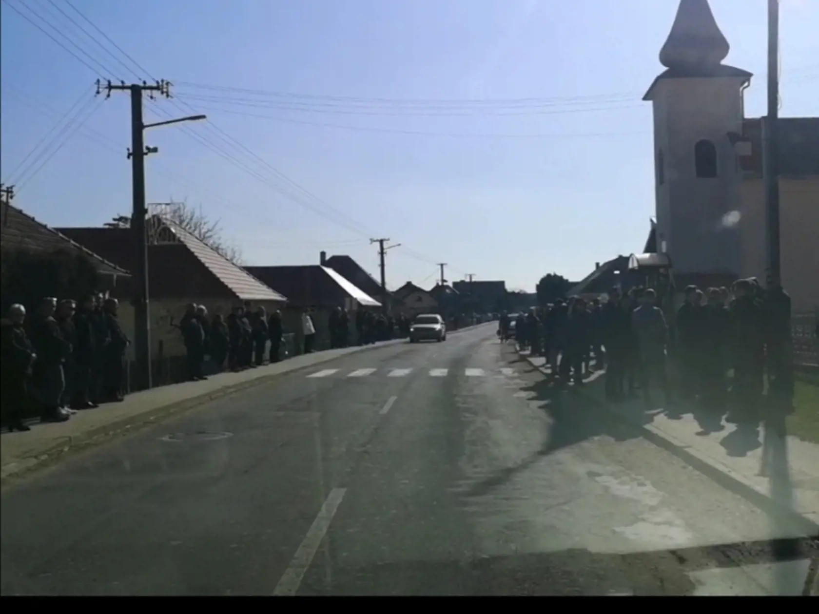 Na pohreb pilota prišli davy ľudí z celého Slovenska