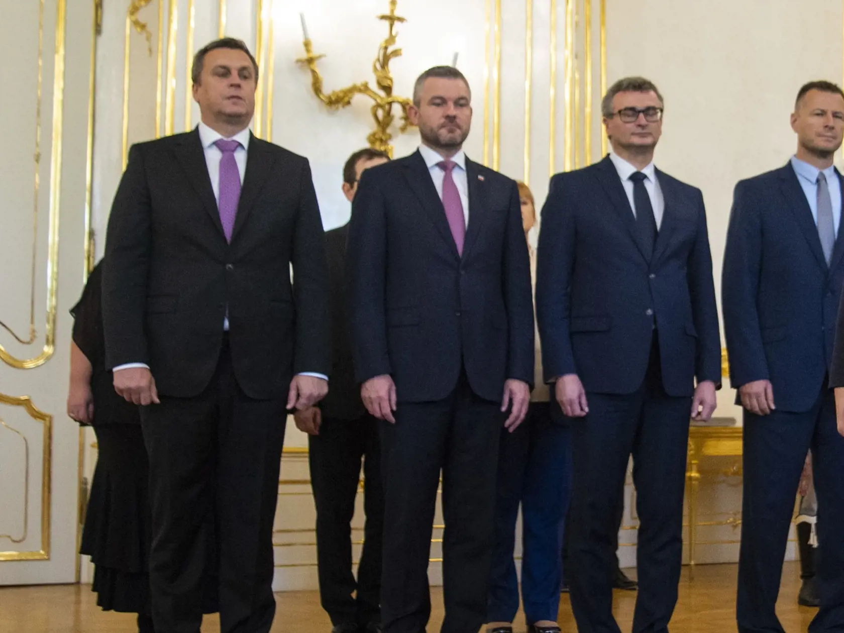Prezidentka Zuzana Čaputová, minister spravodlivosti SR Gábor Gál, predseda Ústavného súdu Ivan Fiačan, predseda vlády SR Peter Pellegrini a predseda NR SR Andrej Danko počas vymenovania ústavných sudcov v Prezidentskom paláci 10. októbra 2019  Bratislave.
