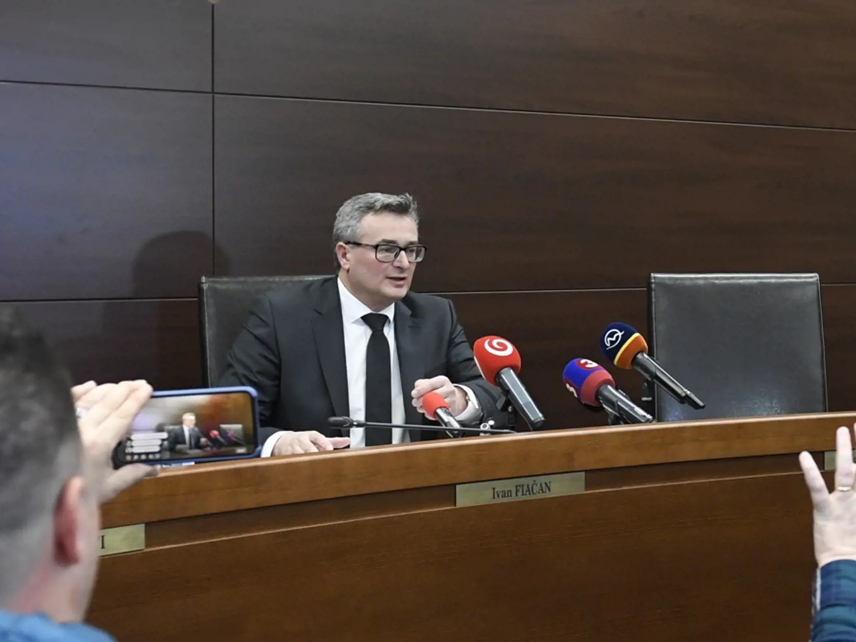 Predseda Ústavného súdu (ÚS) SR Ivan Fiačan počas brífingu o rozhodnutí ÚS SR k žiadosti generálneho prokurátora o súhlas na vzatie sudcov do väzby v Košiciach 12. marca 2020. ÚS SR vo štvrtok vyslovil súhlas so vzatím do väzby u piatich z celkovo 13 sudcov, ktorých v stredu (11.3.) polícia zadržala a sú obvinení z korupčných trestných činov. U ôsmich obvinených sudcov súhlas na ich väzobné stíhanie, o ktoré žiadal generálny prokurátor, ÚS nedal.