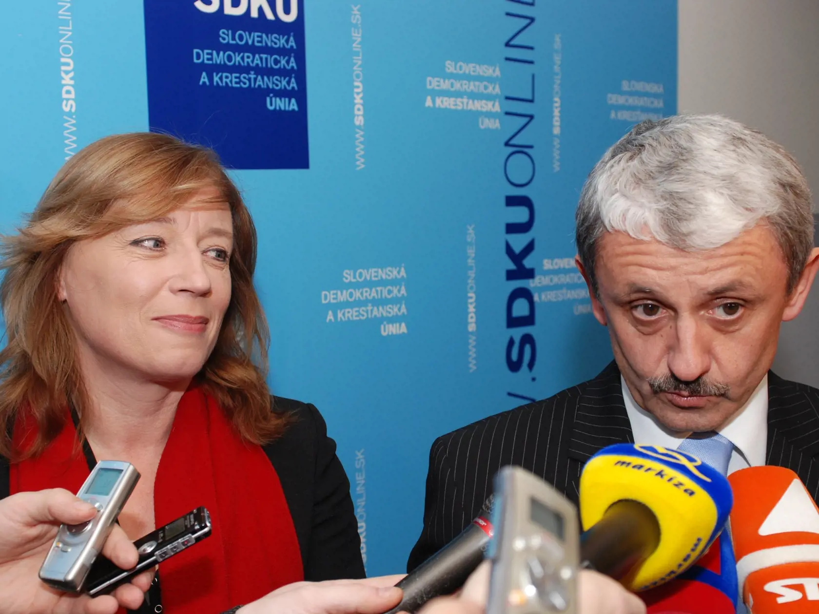 „Okrem toho prednášam v bratislavskej medzinárodnej škole liberálnych štúdií tu v hlavnom meste," doplnila.