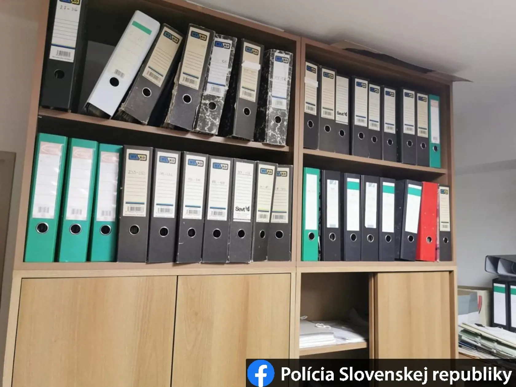 NAKA pri dvoch akciách zadržala štyroch podozrivých z korupcie.