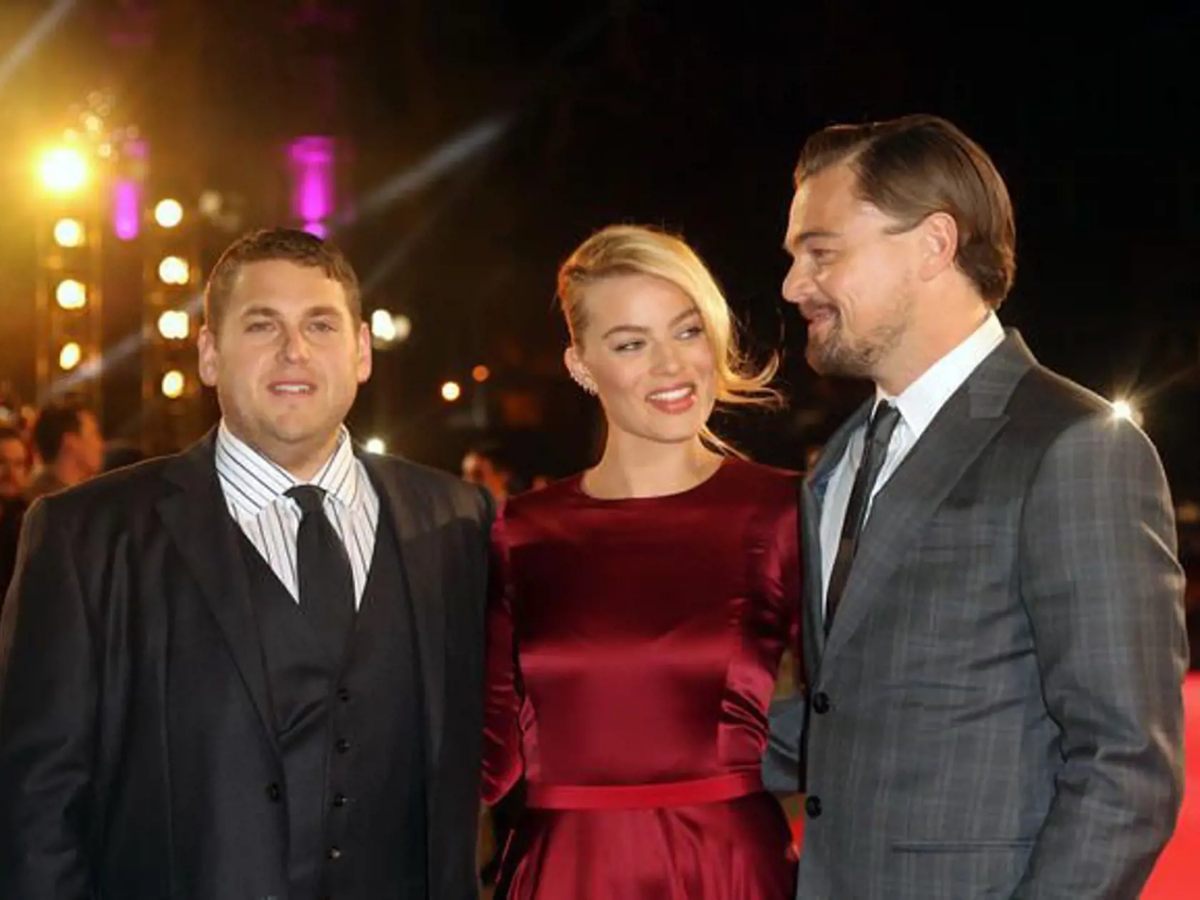 Jonah Hill, Margot Robbie a Leonardo DiCaprio