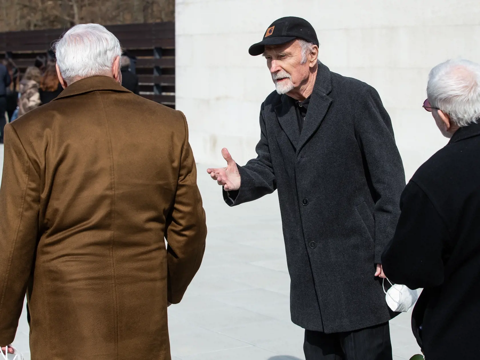 Pohreb herca Ľubomíra Romana v bratislavskom krematóriu. Na snímke Kamil Peteraj a Ivan Letko.