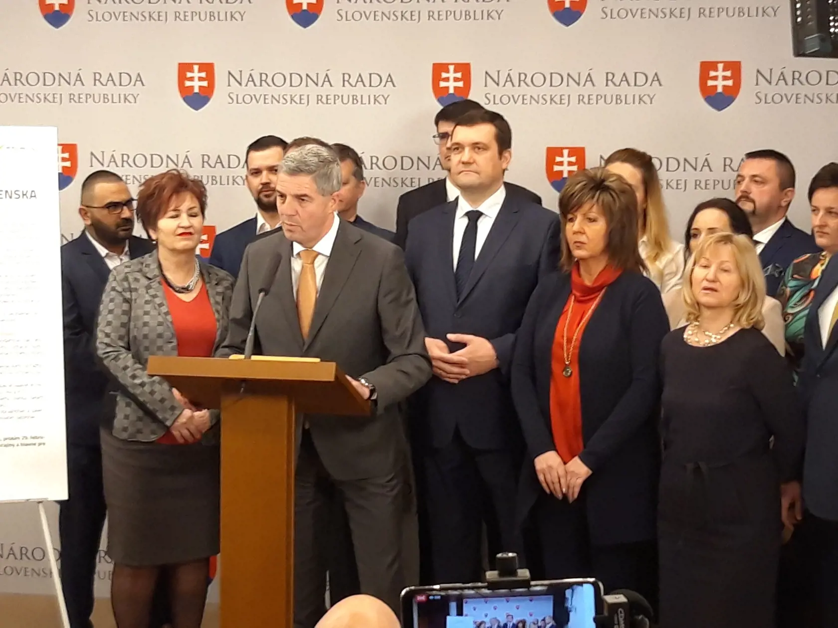 Béla Bugár predstavil svoju zmluvu s občanmi Slovenska.