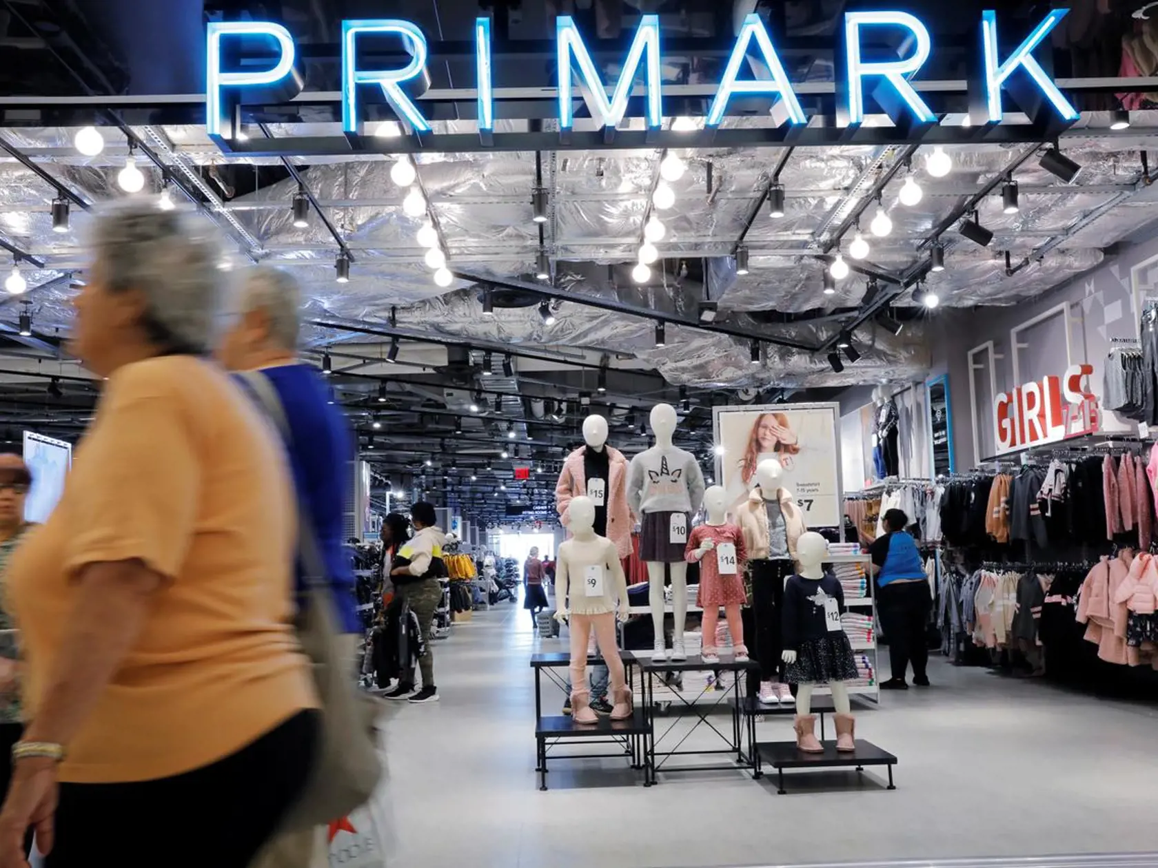Konečne sa aj na Slovensku dočkáme Primarku. Nakúpite tu lacné oblečenie a doplnky pre celú rodinu.