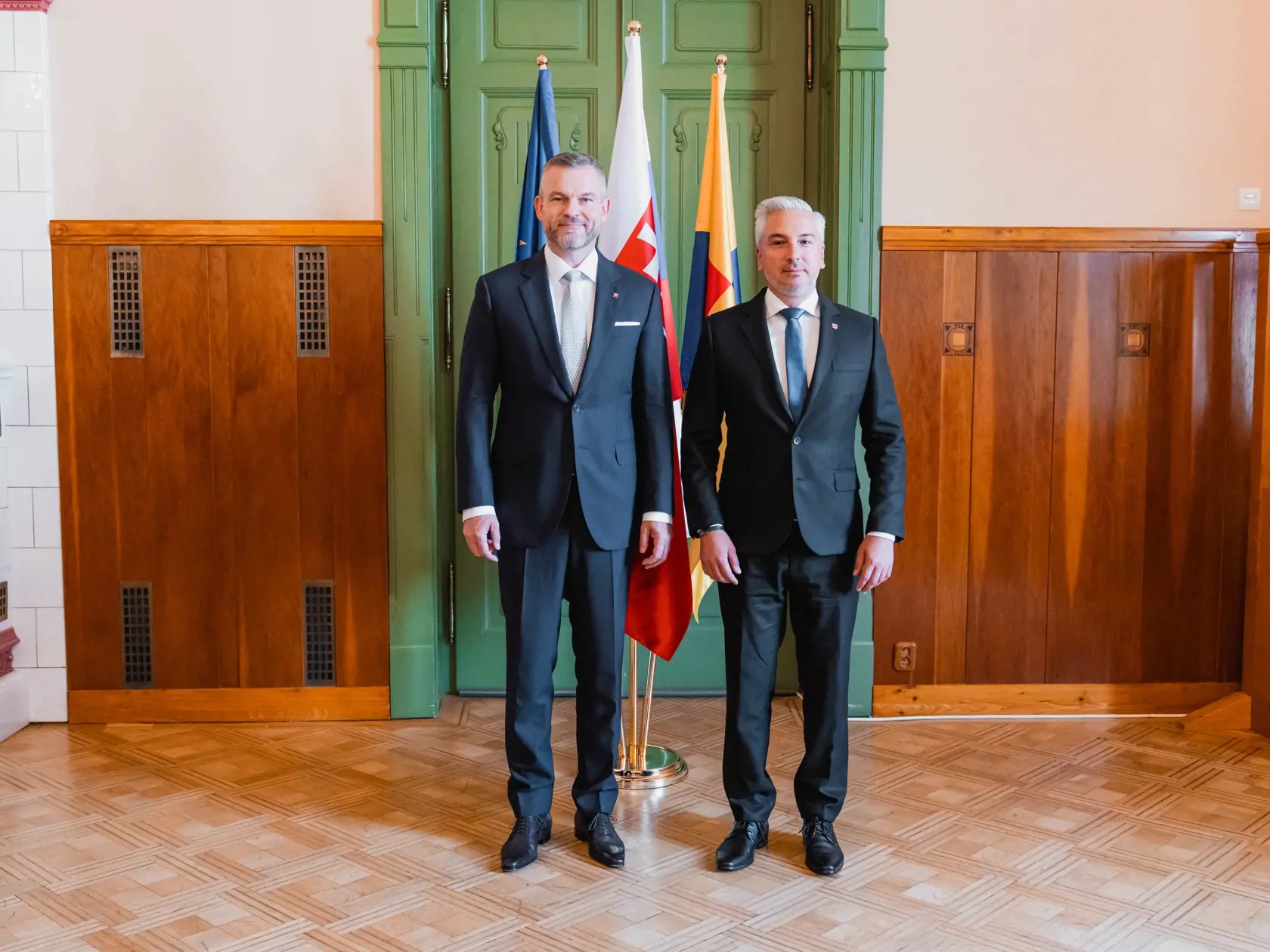 Zábery z návštevy Petra Pellegriniho na Úrade KSK.