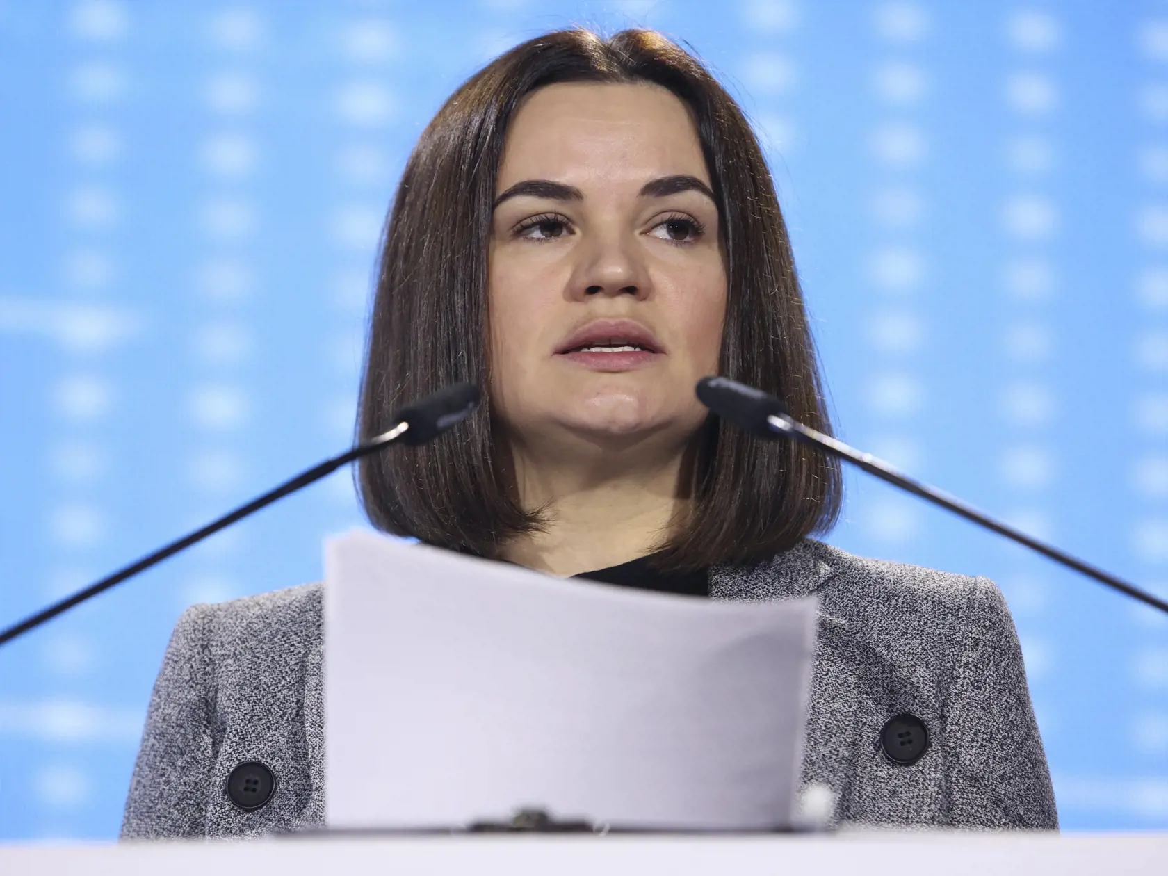 WA 39 Varšava - Líderka bieloruskej opozície Sviatlana Cichanovská vystupuje s prejavom na Varšavskom bezpečnostnom fóre v poľskej metropole v utorok  4. októbra 2022. FOTO TASR/AP

 
Belarus exiled opposition leader Sviatlana Tsikhanouskaya delivers a speech at the Warsaw Security Forum in Warsaw, Poland, Wednesday, Oct. 5, 2022. (AP Photo/Michal Dyjuk)