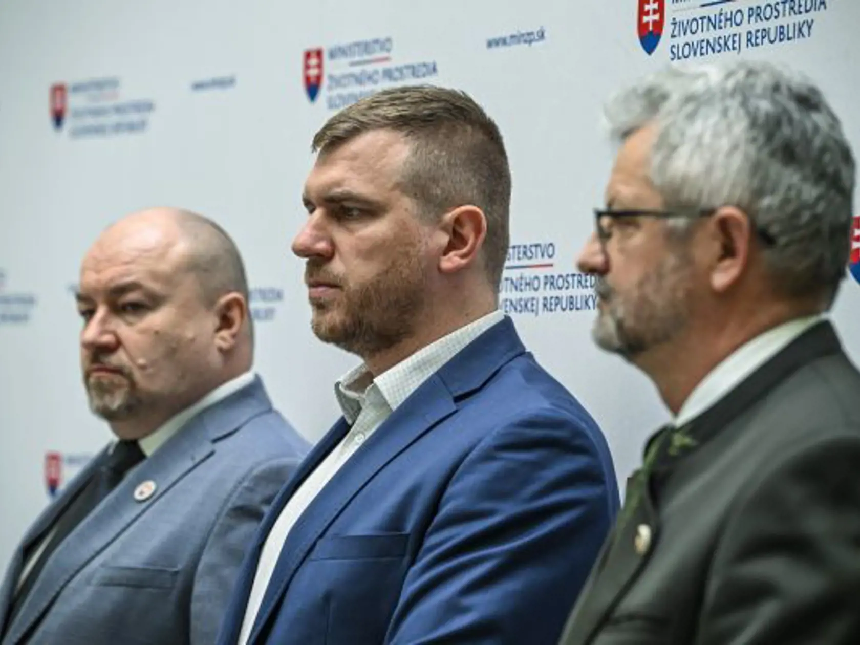 Rudolf Huliak a Filip Kuffa. V poslednom týždni vzbudili najväčšiu mediálnu pozornosť. Kuffa vysvetľoval jazdu na štvorkolke v národnom parku a let vrtuľníkom nad Malou Fatrou.