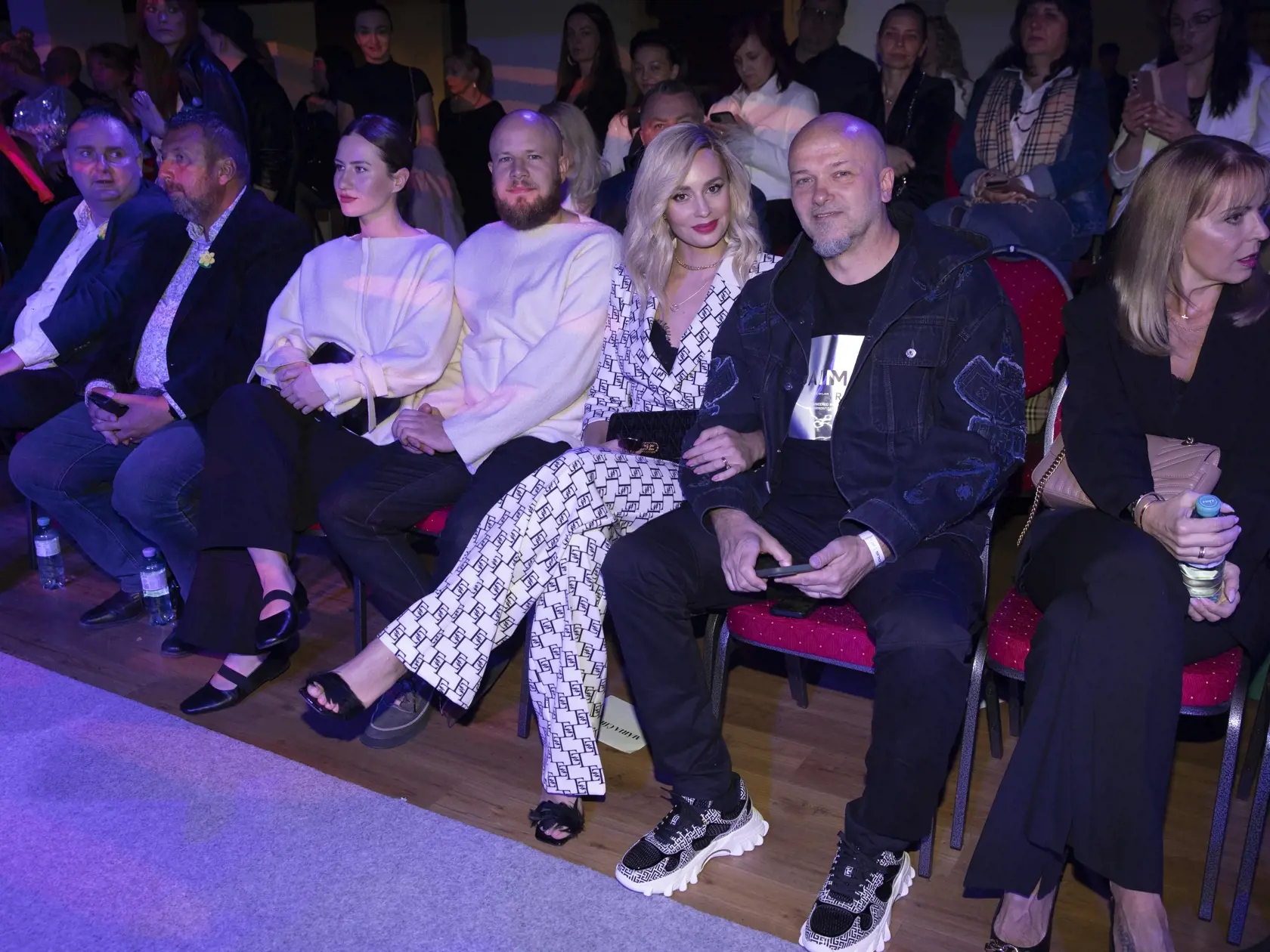   Na snímke je módna prehliadka Bratislavské módne dni v Rafinery Gallery.
Speváčka Mária Čírová