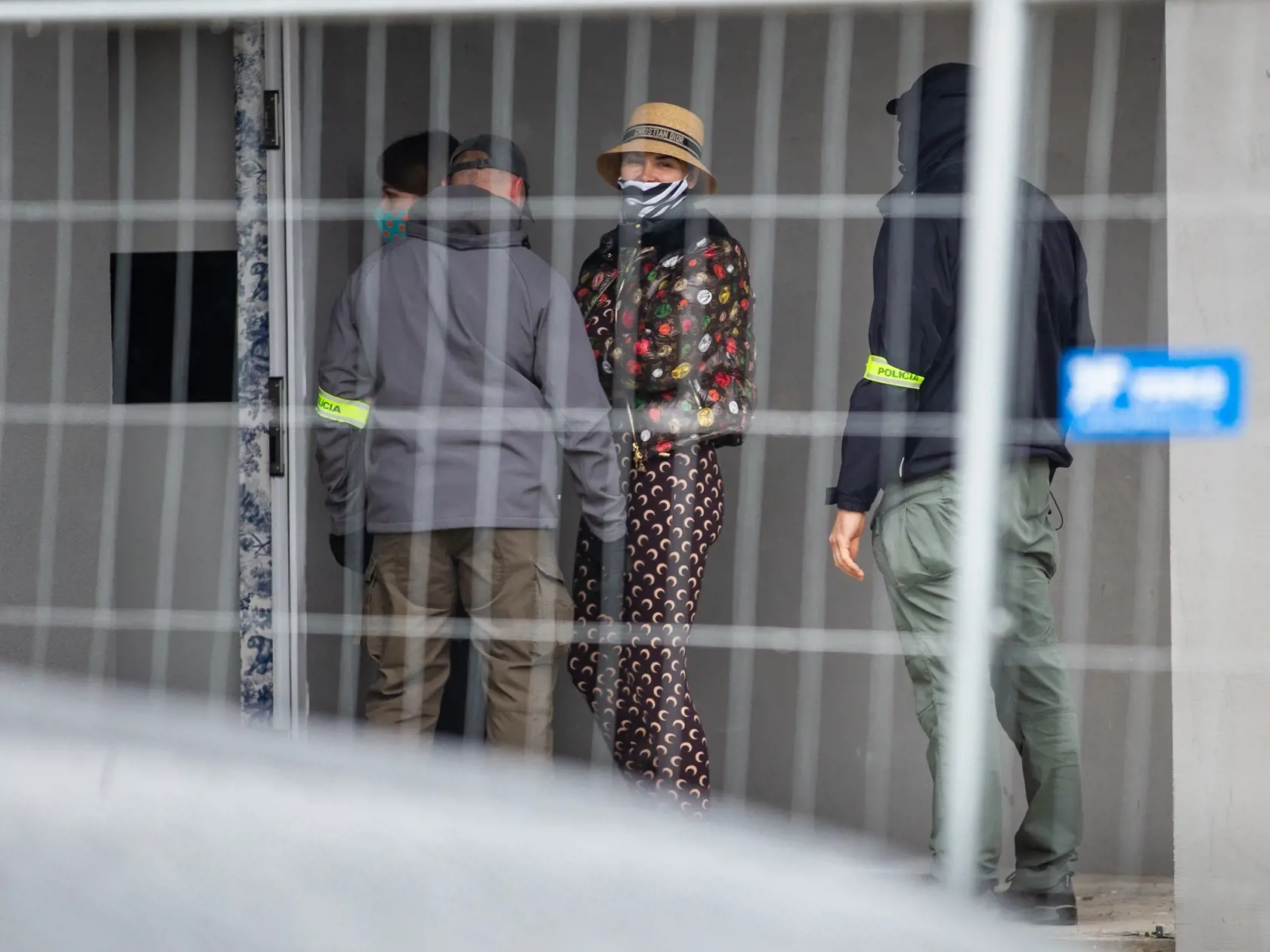 Zásah NAKA v súvislosti s drogovou trestnou činnosťou v obci Miloslavov. Na snímke Zuzana Plačková.