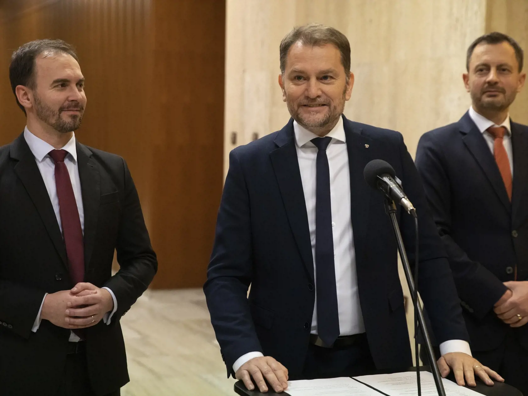 Heger a Matovič idú definitívne od seba. Dočasne poverený premiér dnes večer vystúpil z hnutia OĽANO.