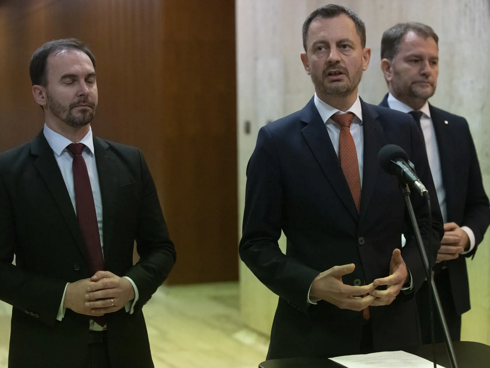 Heger a Matovič idú definitívne od seba. Dočasne poverený premiér dnes večer vystúpil z hnutia OĽANO.