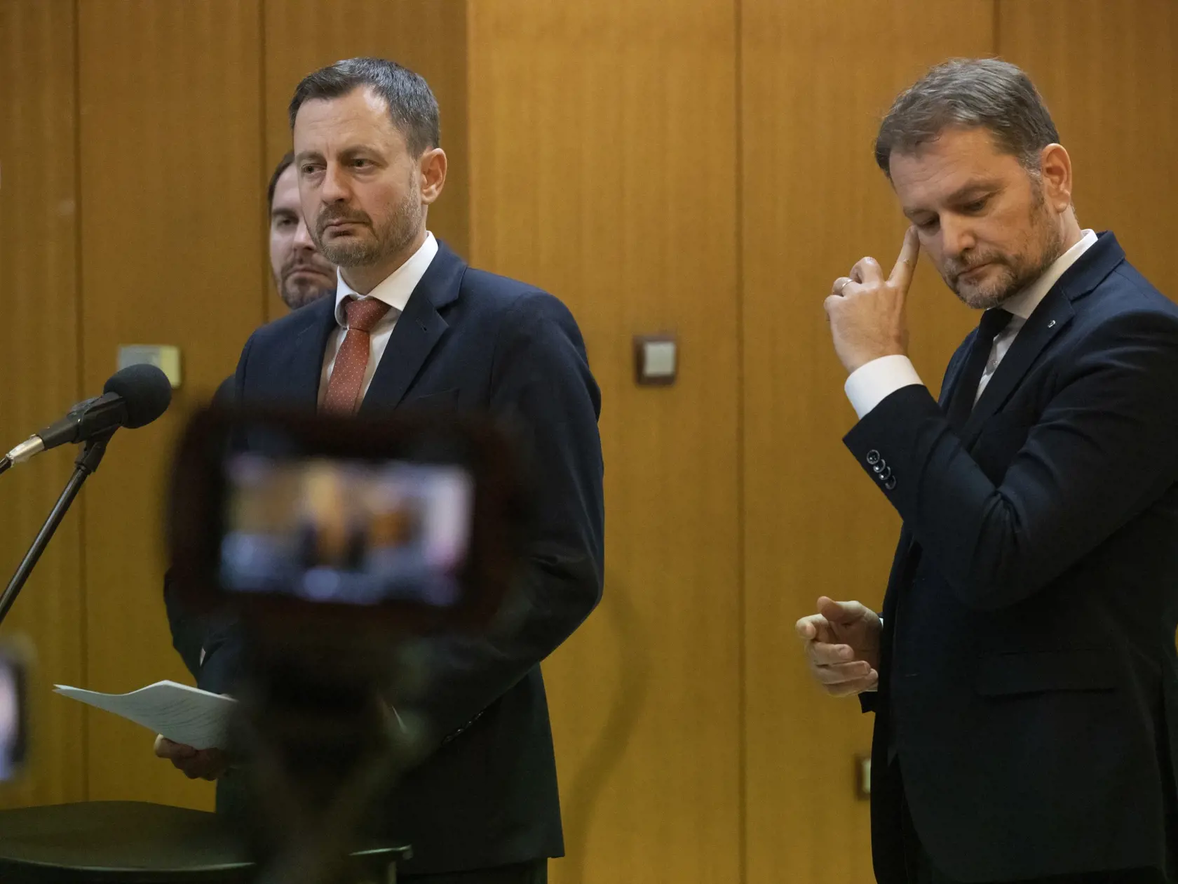 Heger a Matovič idú definitívne od seba. Dočasne poverený premiér dnes večer vystúpil z hnutia OĽANO.