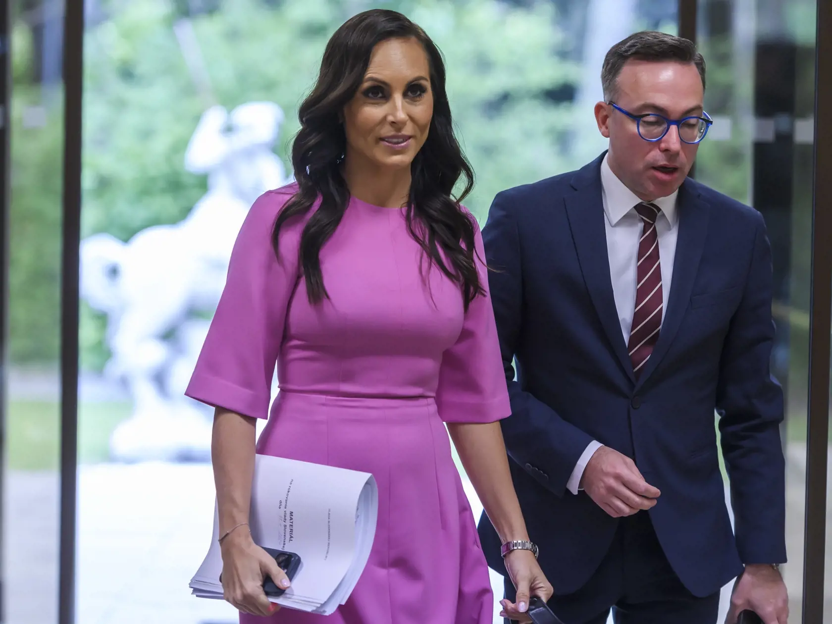 Na snímke ministerka zdravotníctva SR Zuzana Dolinková (Hlas-SD) prichádza na 28. rokovanie Vlády SR v Bratislave 17. apríla 2024. FOTO TASR - Jaroslav Novák