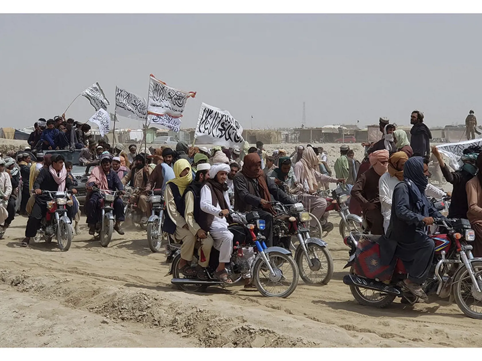 Afganistan je už v područí islamistov z Talibanu, ktorí najnovšie obsadili aj prezidentský palác v Kábule.