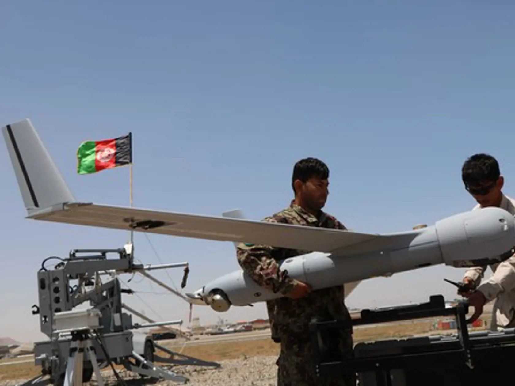 Taliban prakticky ovládol celý Afganistan, v ktorom plánuje vyhlásiť vlastnú vládu.