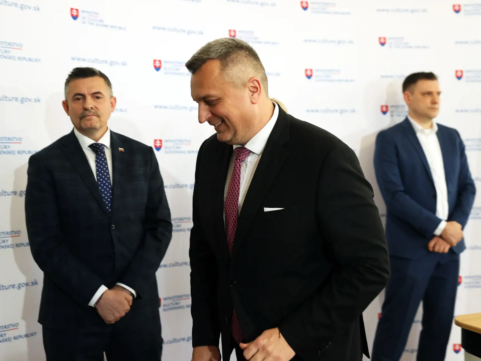 Na snímke sú Martina Šimkovičová, Andrej Danko, Tomáš Tataba a Lukáš Machala-generálny tajomník služobného úradu MKSR.

