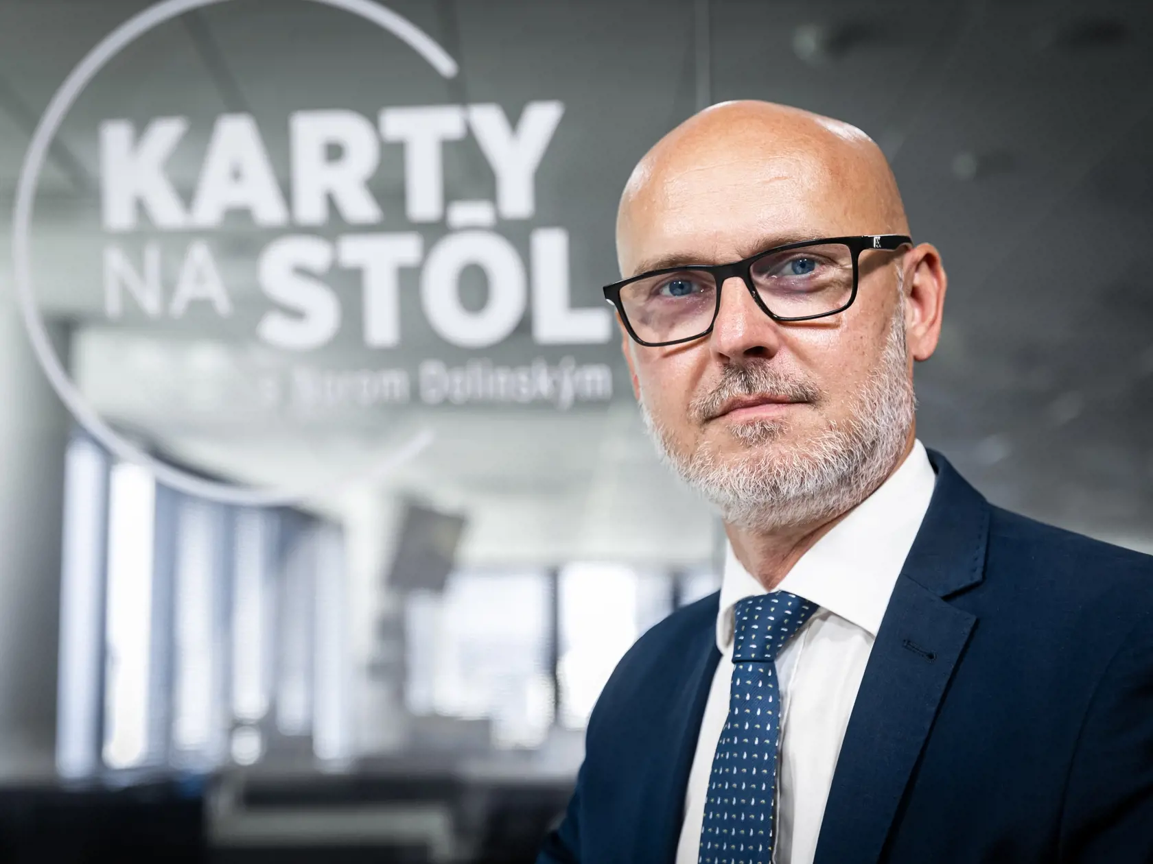 Diskusná relácia "Karty na stôl", ktorej hosťom bol Branislav Gröhling.