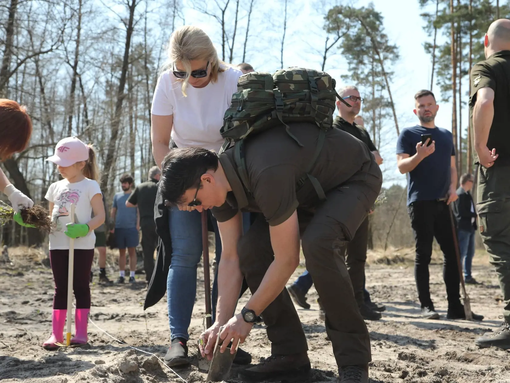 Rok 2023:  Spolu s partnerom Jurajom Rizmanom boli na Záhorí, kde zasadili 2 300 stromov.