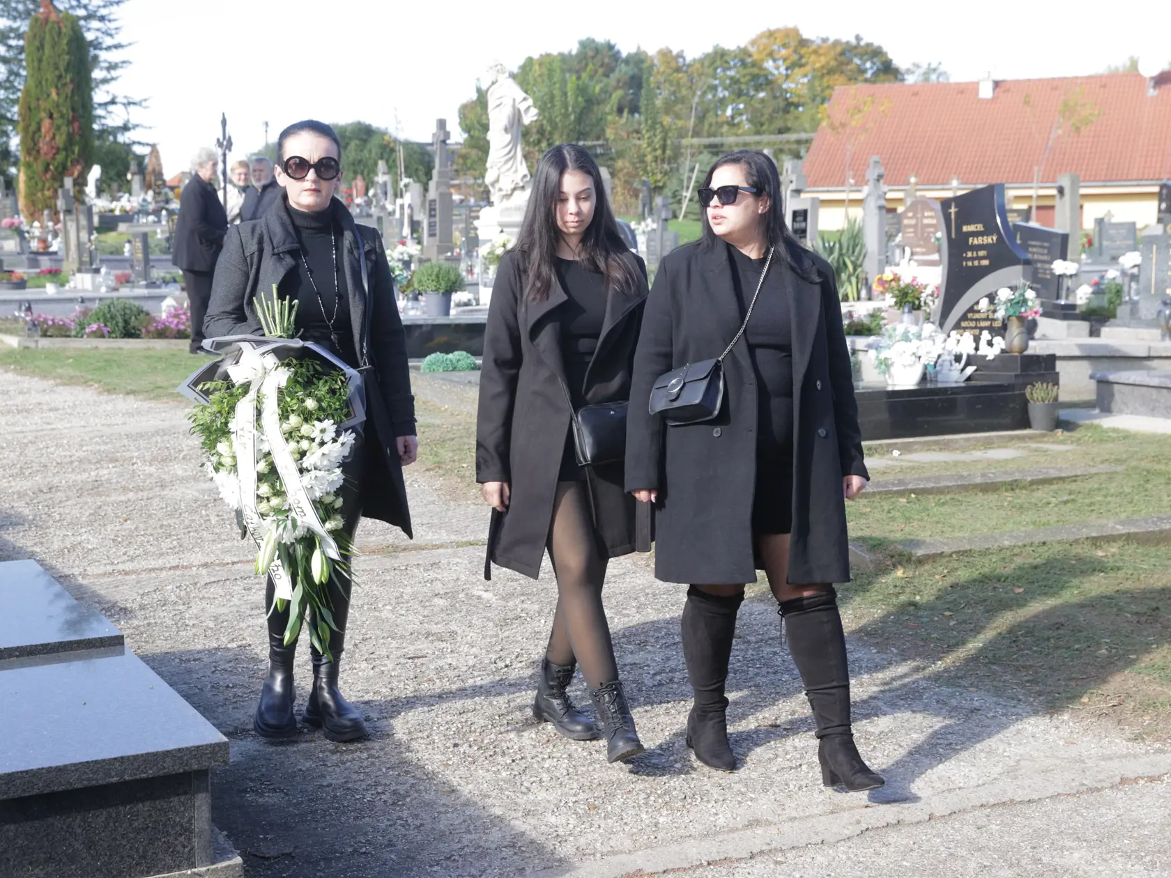 Posledná rozlúčka s hudobníkom Ľubom Virágom (†68), ktorý náhle zomrel pred pár dňami.