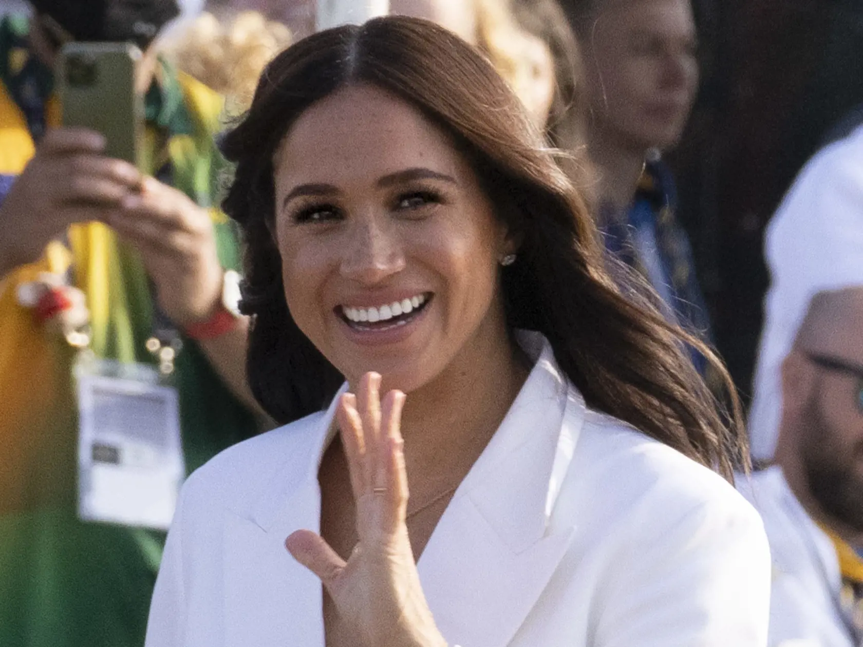 Princ Harry a Meghan Markle, vojvoda a vojvodkyňa zo Sussexu, prichádzajú do dejiska Invictus Games v Haagu.