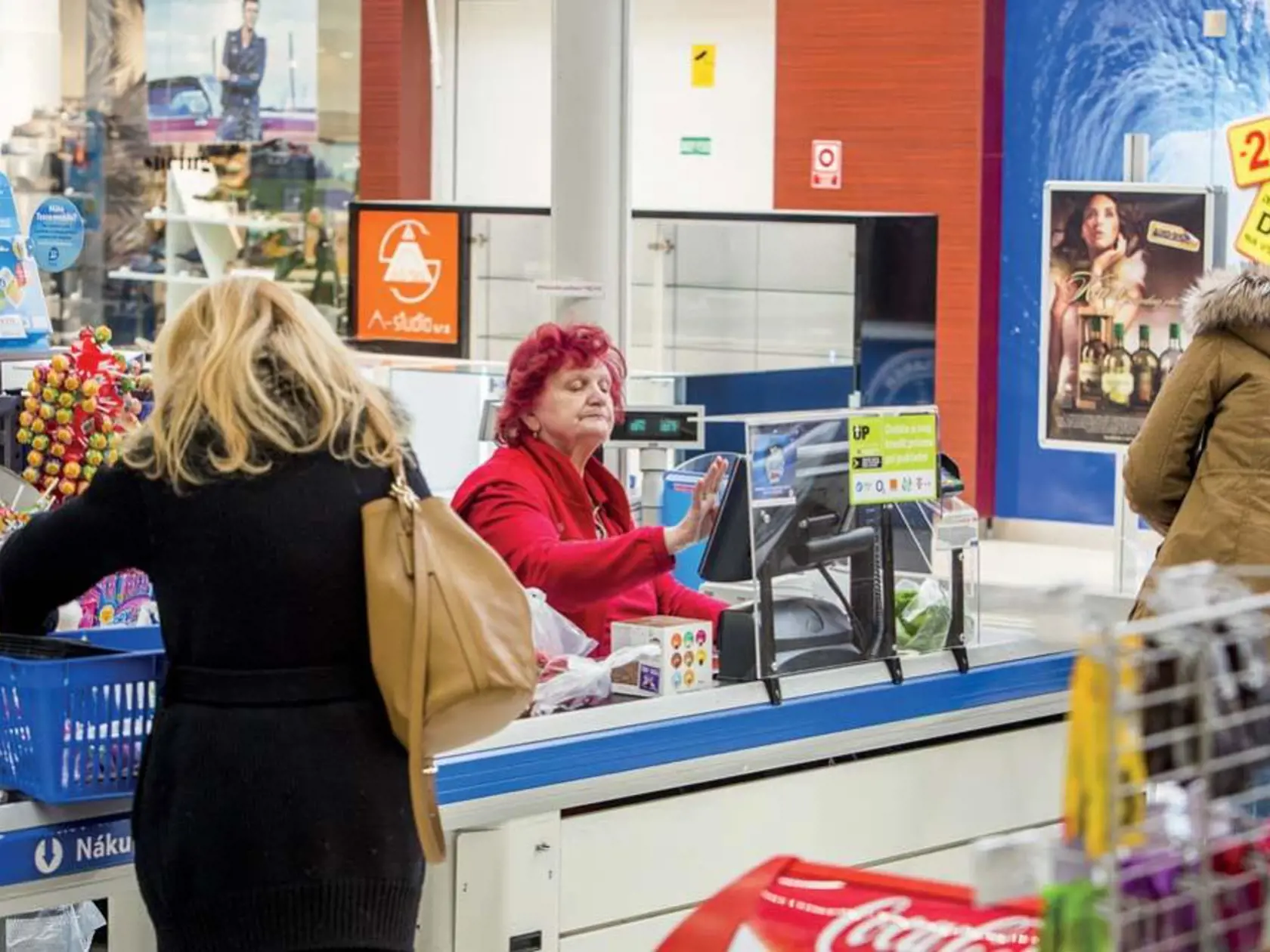 DPH sa zníži o 10 percent, rovnaké zlacnenie potravín však nečakajte.