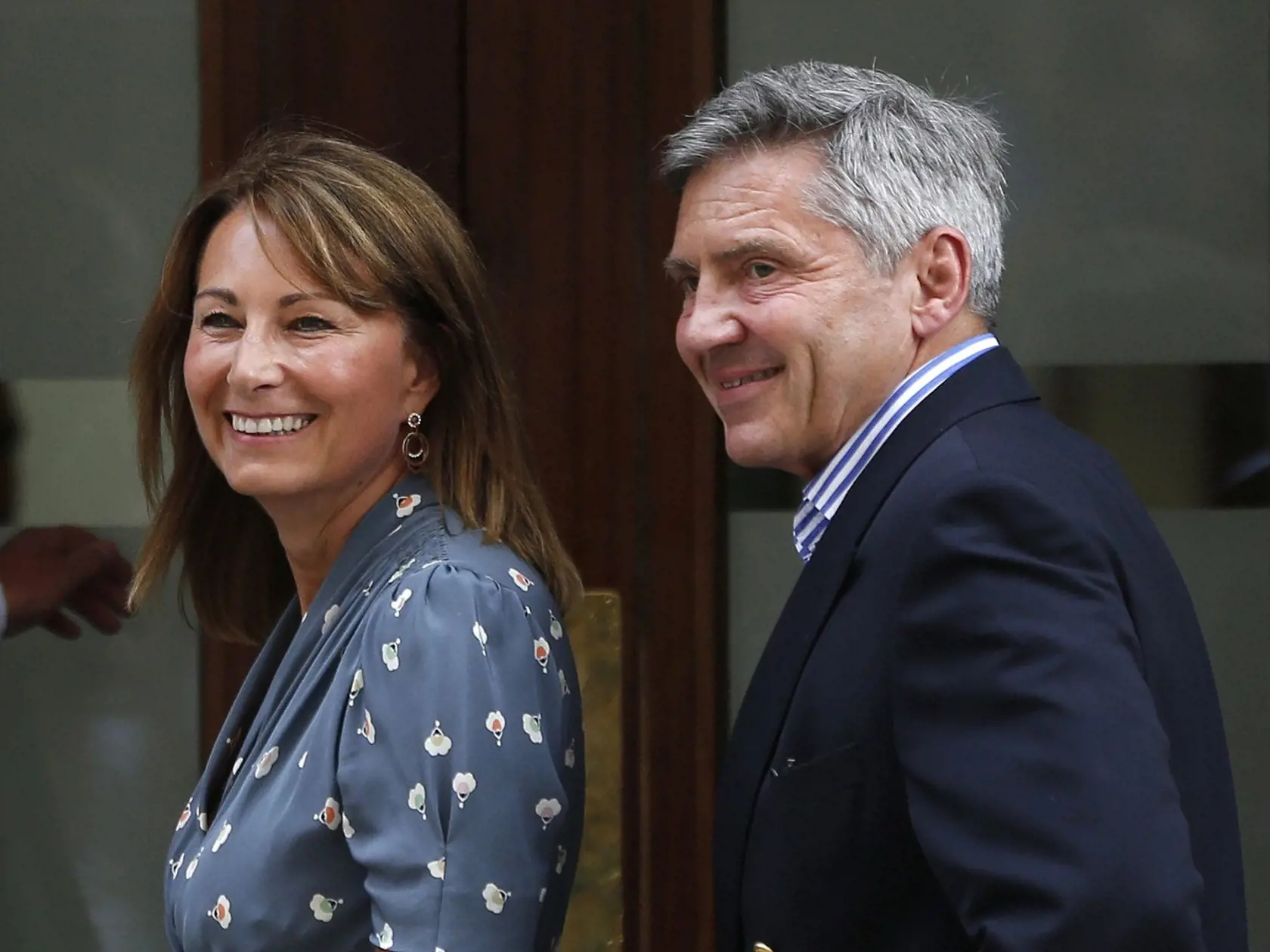 Vysmiati rodičia Kate prišli za svojou dcérou