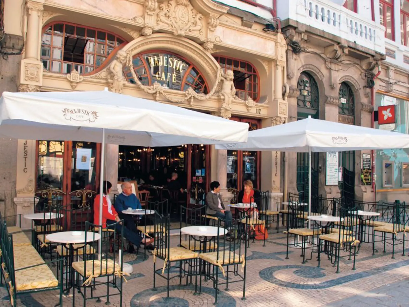 Cafe Majestic v portugalskom meste Porto si