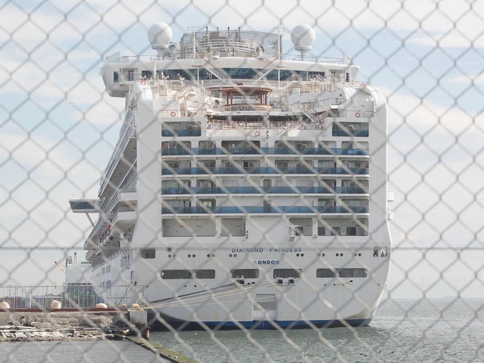 Na lodi Diamond Princess, ktorá sa pre vírus nachádza v karanténe, sa nachádza aj občan SR.