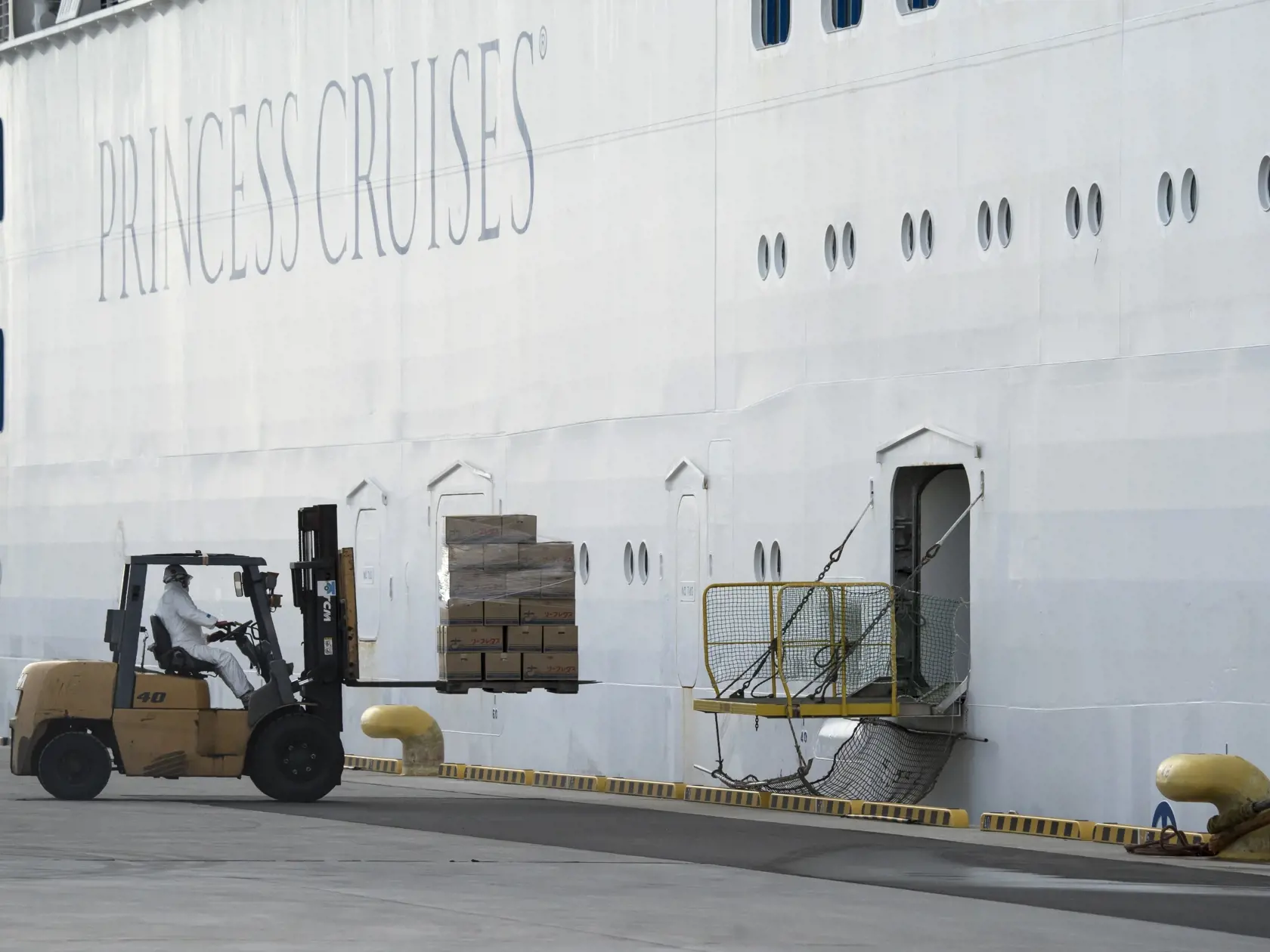 Na lodi Diamond Princess, ktorá sa pre vírus nachádza v karanténe, sa nachádza aj občan SR.