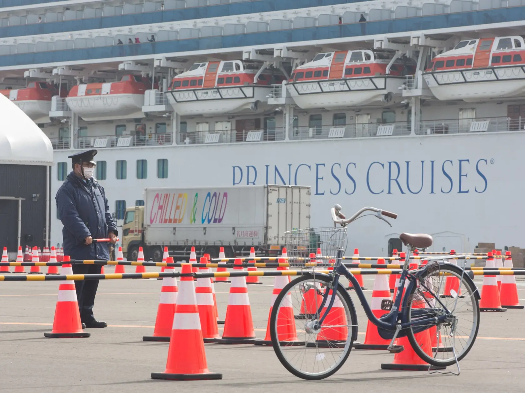 Na lodi Diamond Princess, ktorá sa pre vírus nachádza v karanténe, sa nachádza aj občan SR.