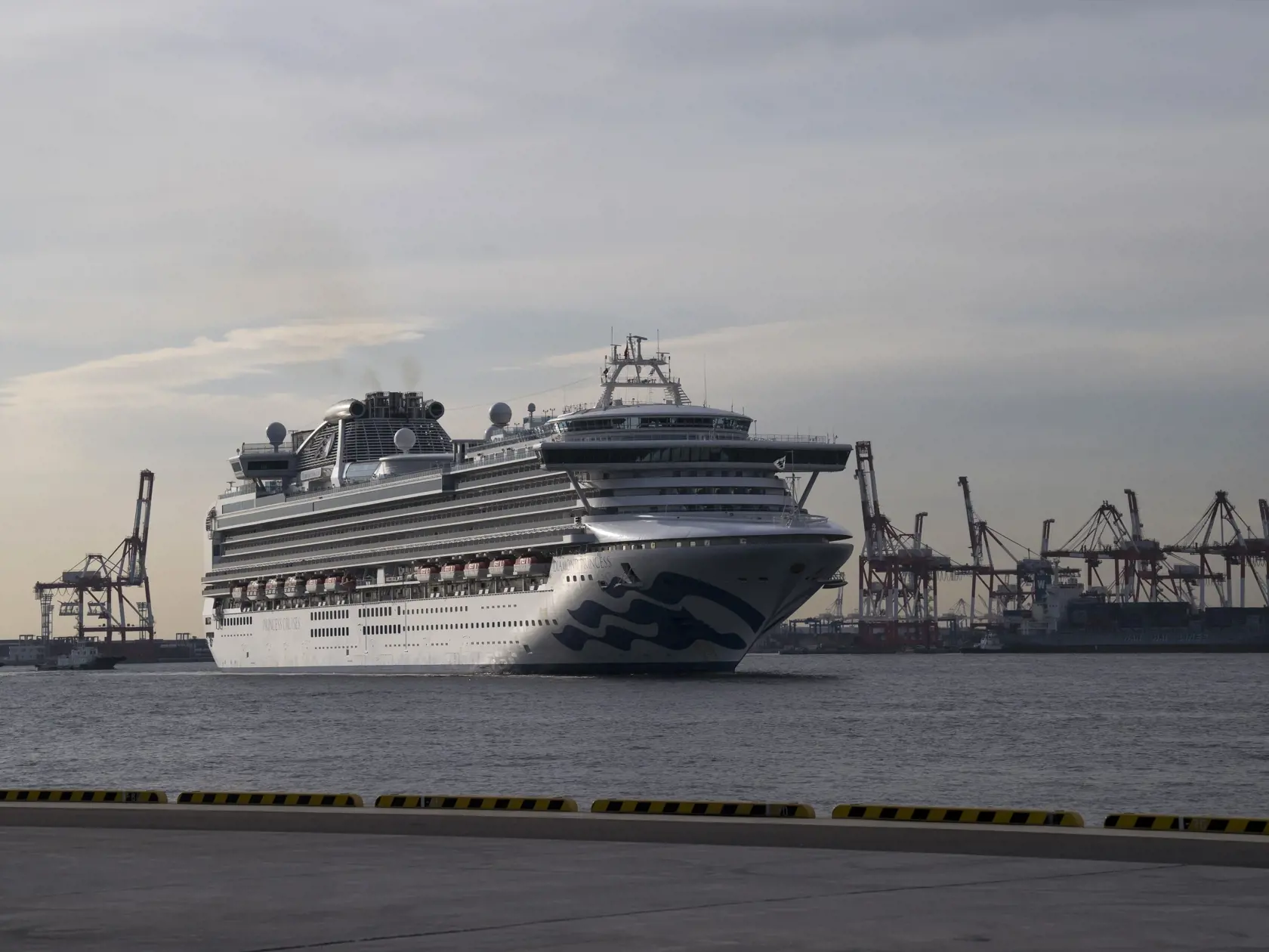 Na lodi Diamond Princess, ktorá sa pre vírus nachádza v karanténe, sa nachádza aj občan SR.