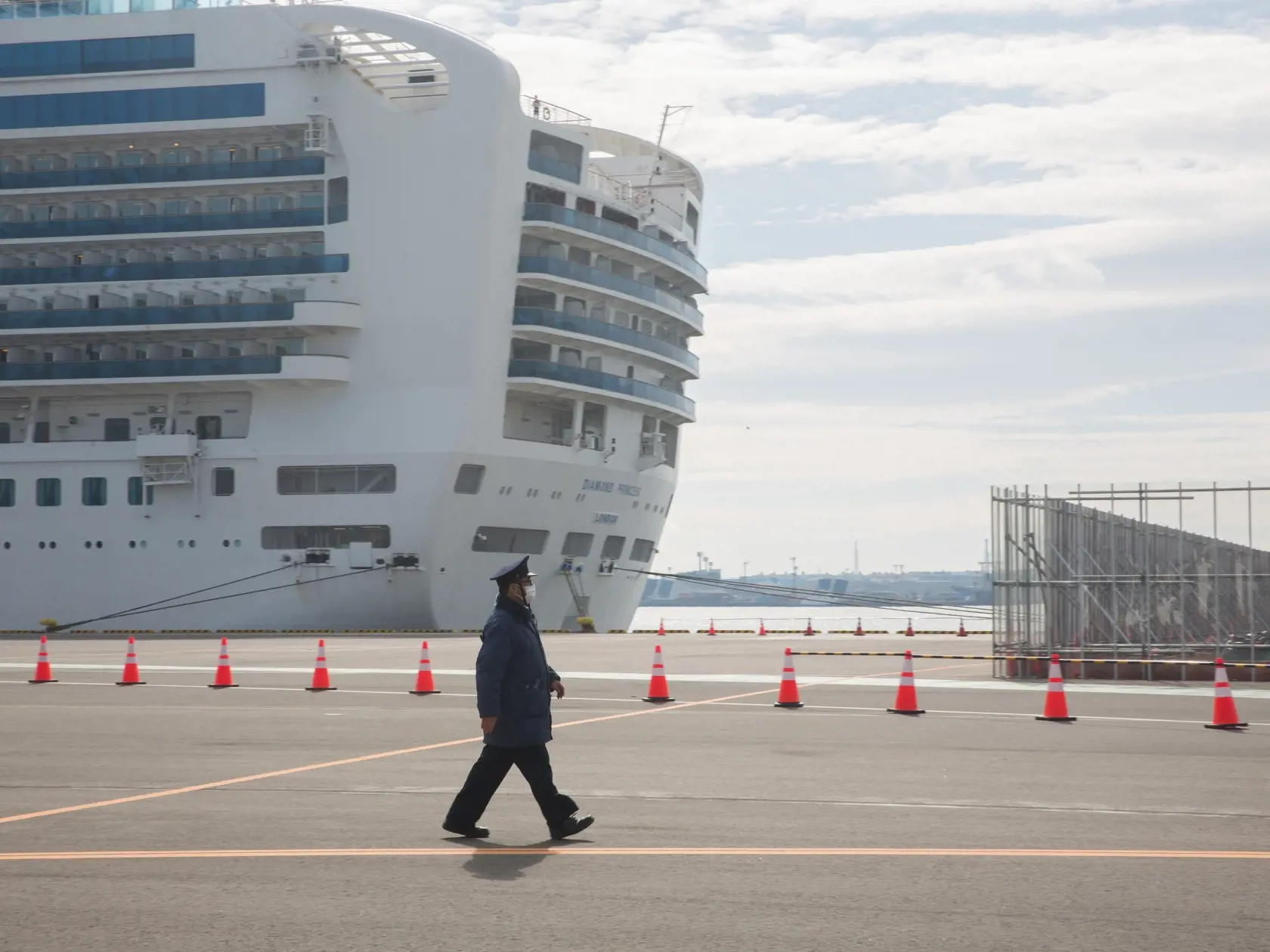 Na lodi Diamond Princess, ktorá sa pre vírus nachádza v karanténe, sa nachádza aj občan SR.