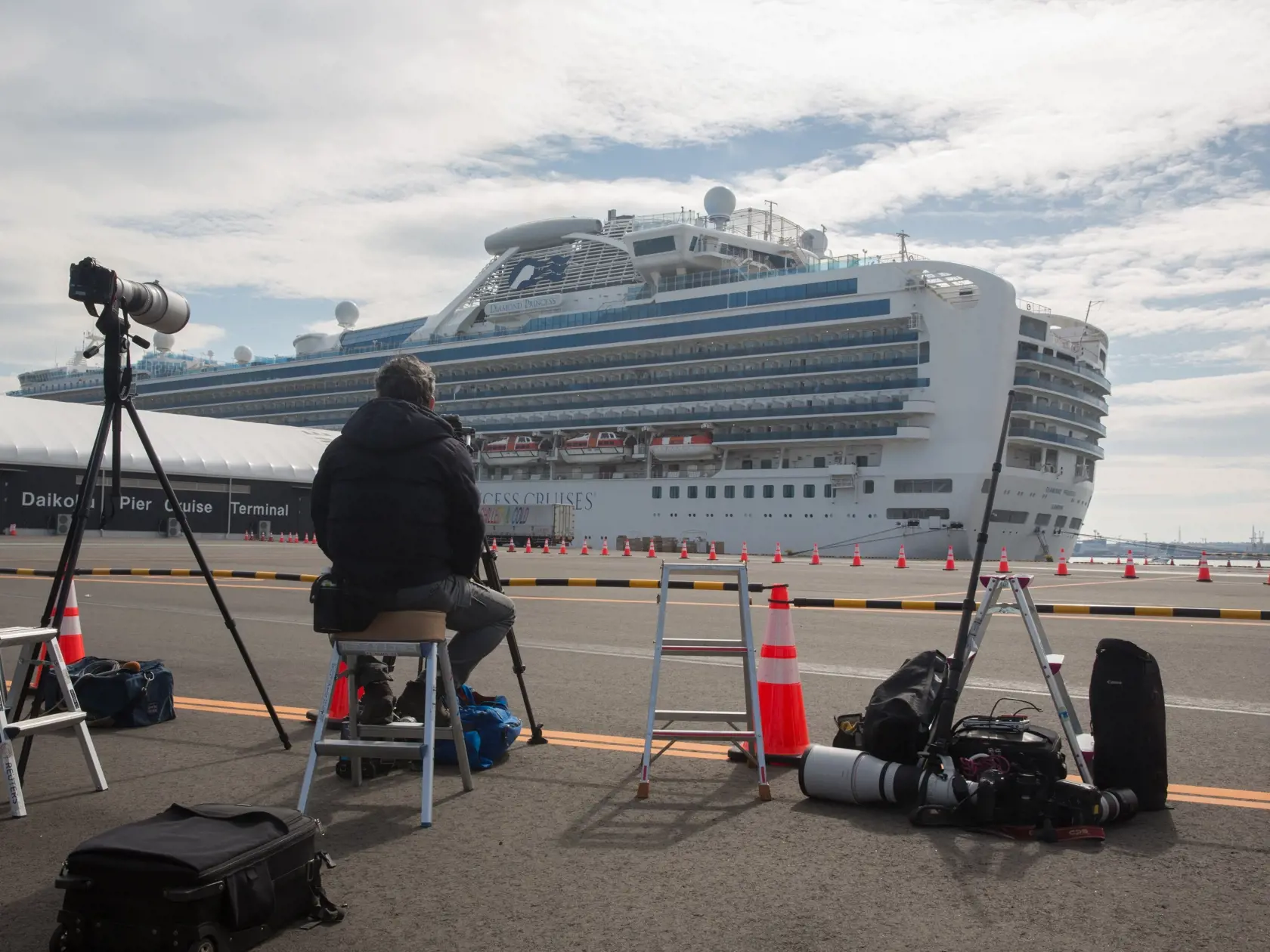 Na lodi Diamond Princess, ktorá sa pre vírus nachádza v karanténe, sa nachádza aj občan SR.