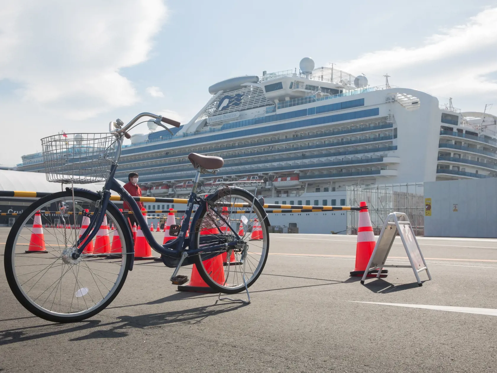 Na lodi Diamond Princess, ktorá sa pre vírus nachádza v karanténe, sa nachádza aj občan SR.