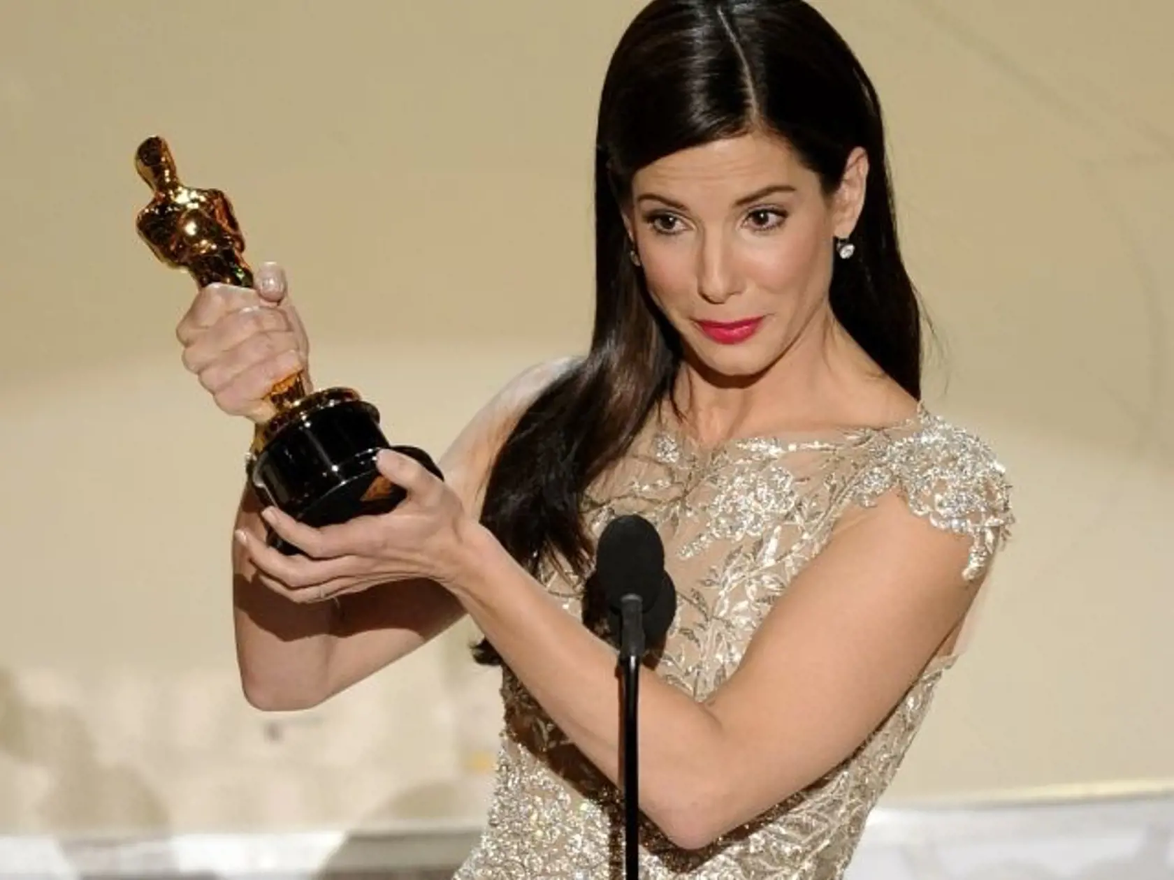 Sandra Bullock pri preberaní Oscara za hlavnú