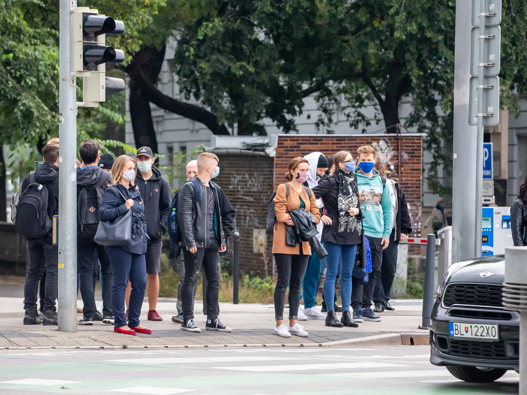 Na snímke je situácia v uliciach po vyhlásení núdzového stavu. 