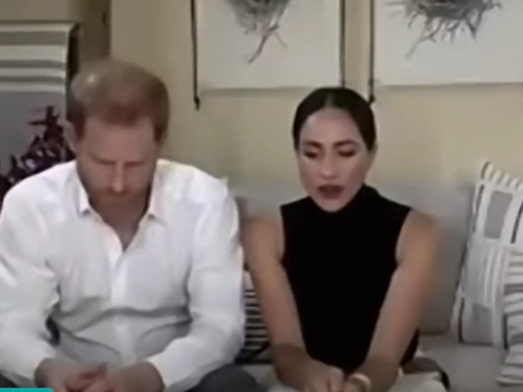Vojvodkyňa Meghan sa poriadne zmenila. Namiesto prirodzenosti zvolila tmavší mejkap a sýty rúž.