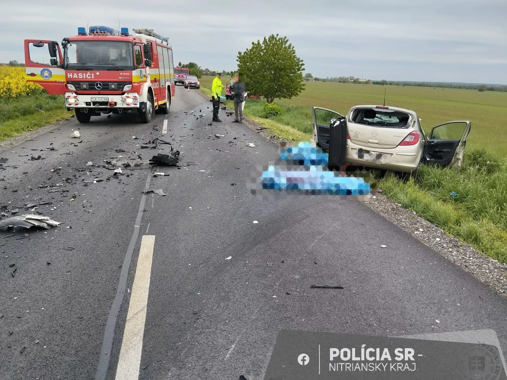 V jednom aute sa viezol 40-ročný vodič, v druhom starší manželský pár.