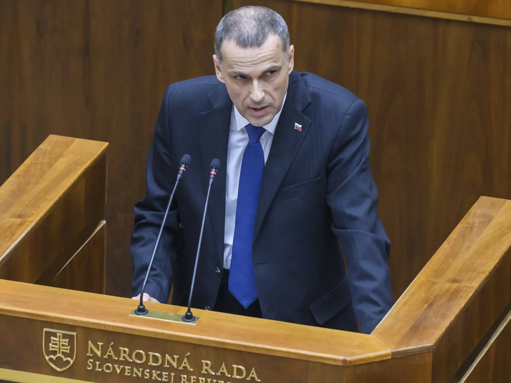 Na snímke generálny prokurátor SR Maroš Žilinka počas Hodiny otázok na 9. schôdzi Národnej rady SR v Bratislave 8. februára 2024.