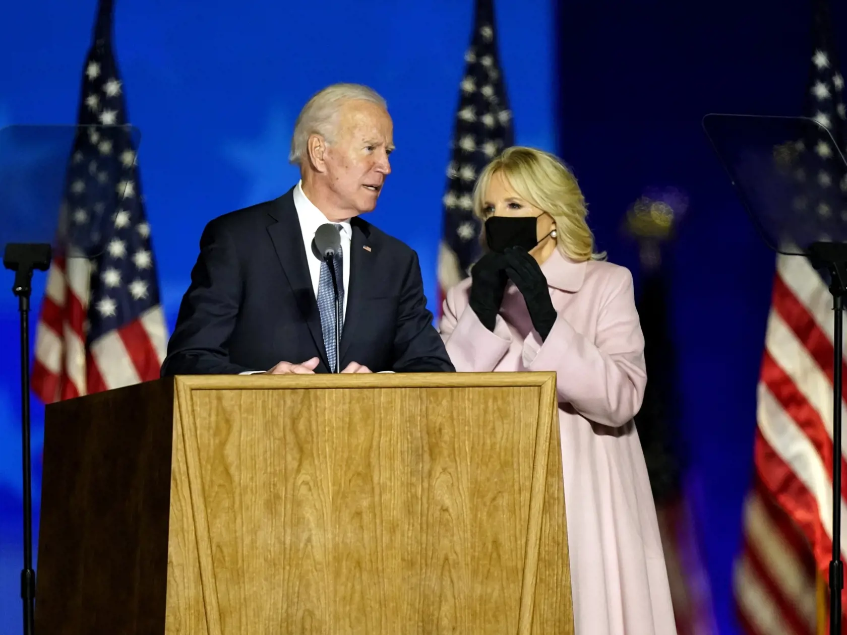 JB 2 Wilmington - Demokratický kandidát na prezidenta USA a bývalý americký viceprezident Joe Biden počas príhovoru k svojim stúpencom v meste Wilmington, v americkom štáte Delaware 4. novembra 2020.