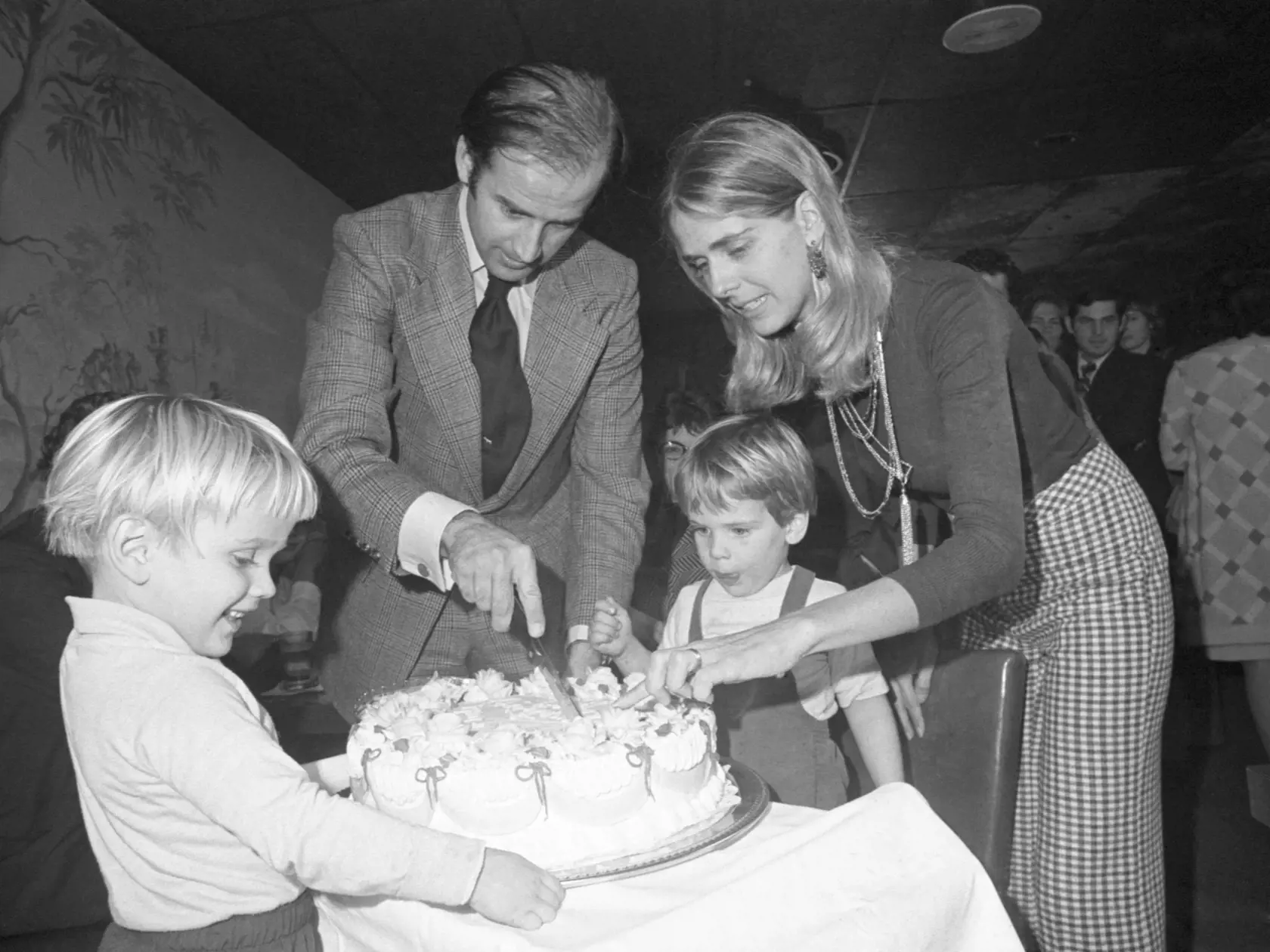 Joe Biden s exmanželkou Neiliou a synom Hunterom.