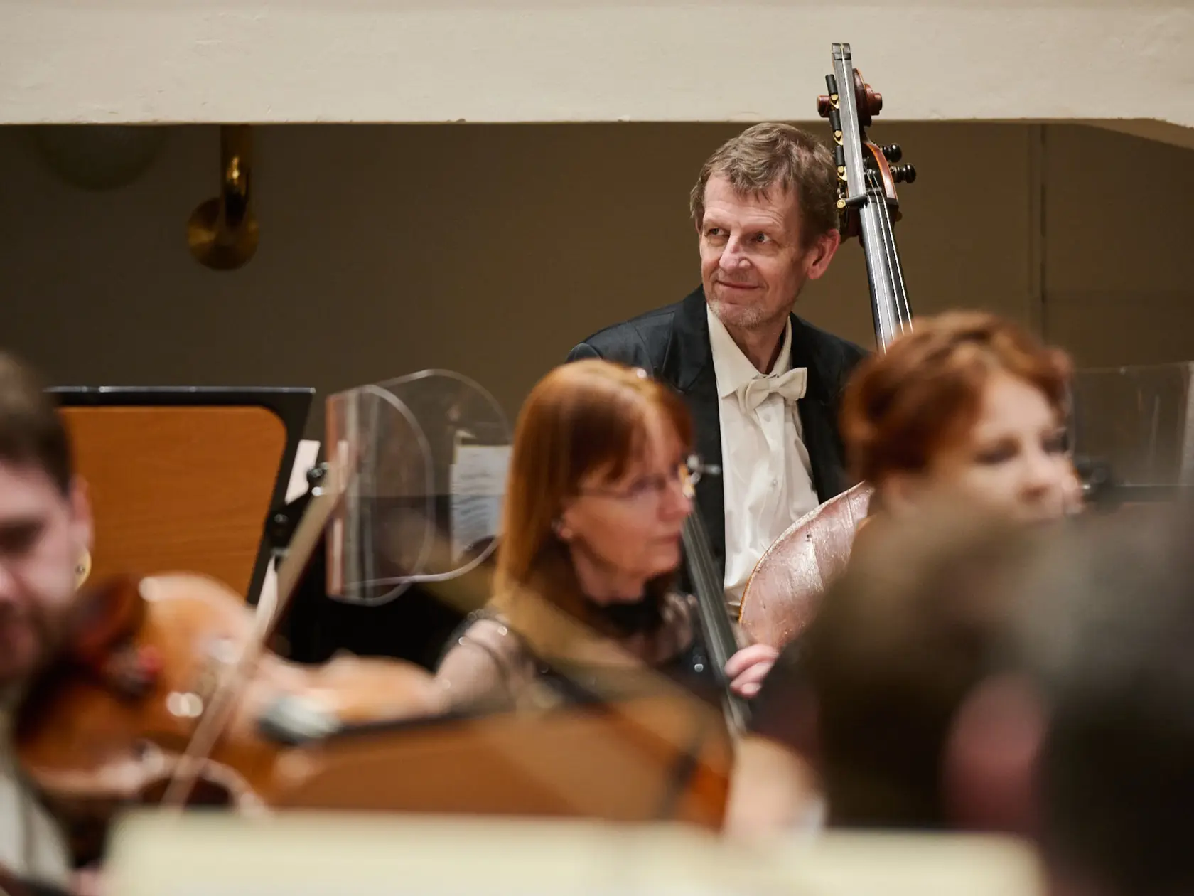 Štátny komorný orchester Žilina zverejnil mimoriadne smutnú správu o úmrtí dlhoročného kolegu, kontrabasistu Michala Kvitkovského. 