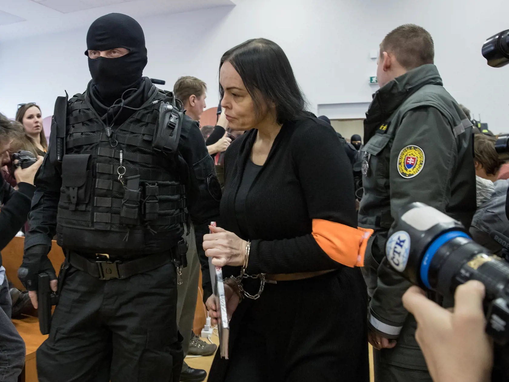 Alena Zsuzsová strúhala na súde aj rôzne grimasy.